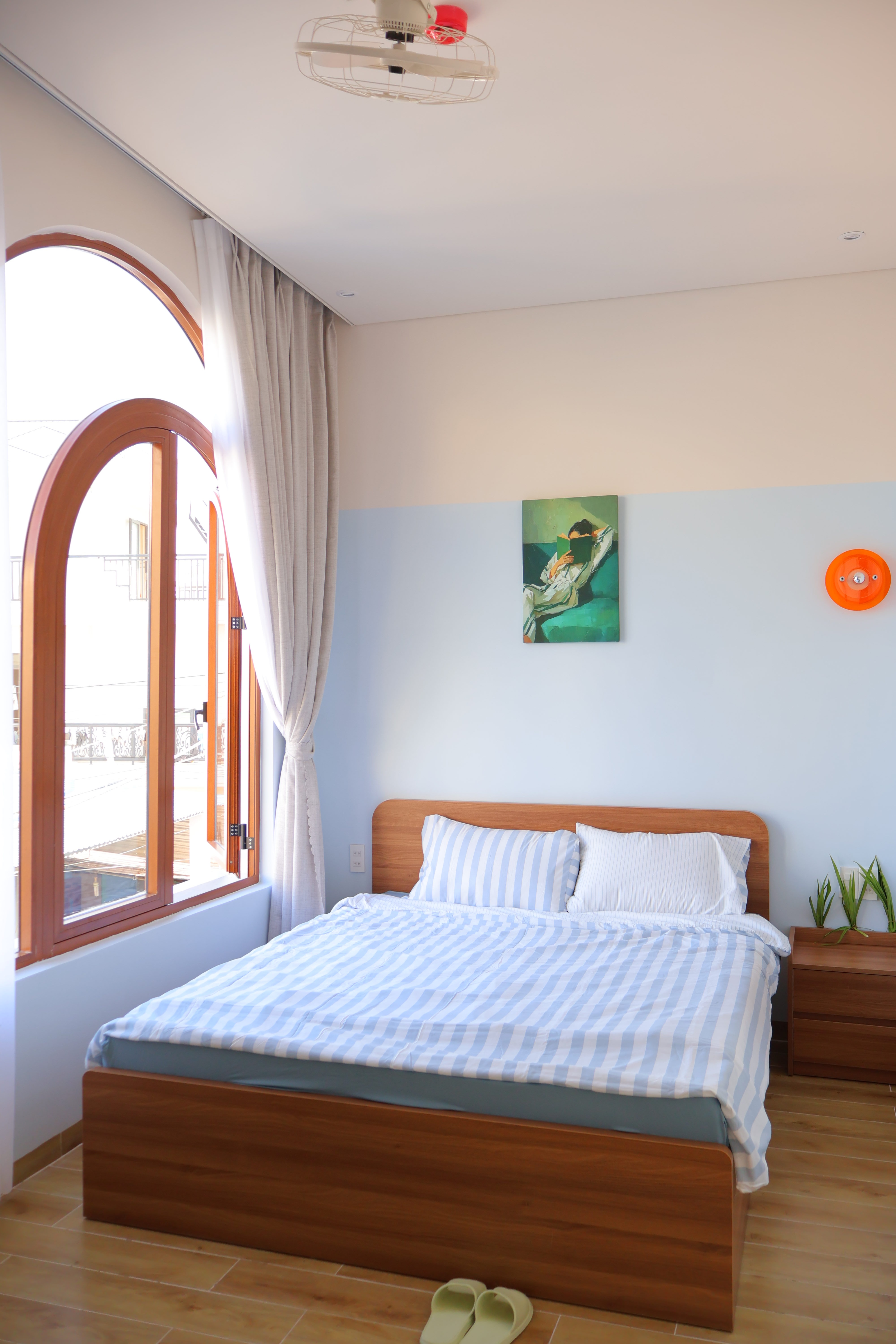 Phòng 5 – cửa vòm